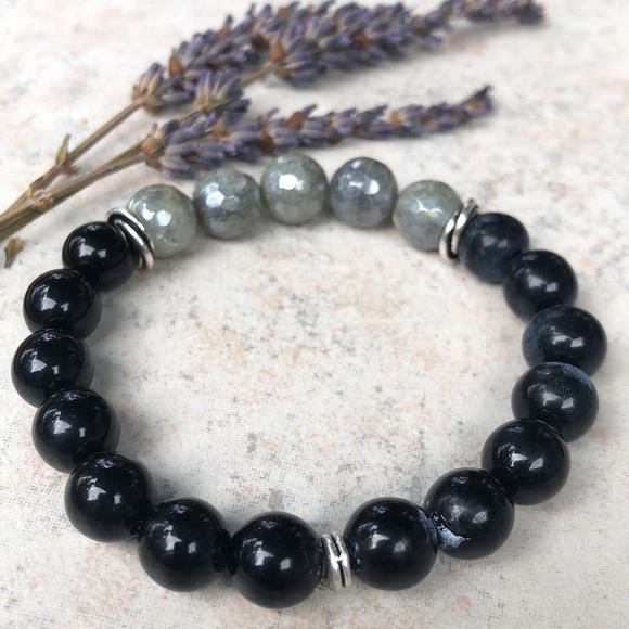 Hand Crafted Jewelry - Onyx & Labradorite Bracelet